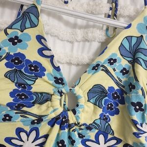 Gorgeous halter style tank top. Size small. FINAL PRICE